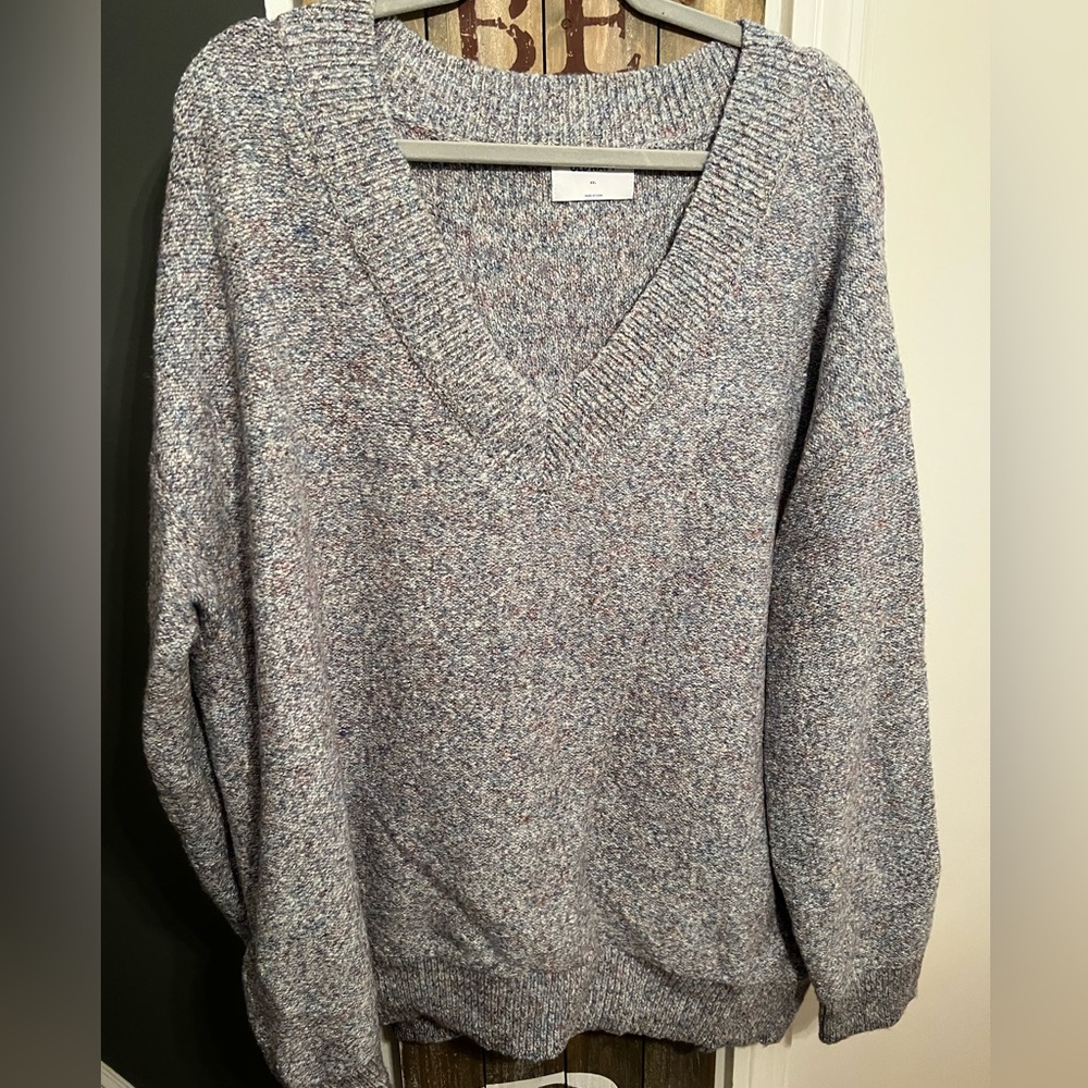 Old navy. Barely worn. Multicolor sweater.